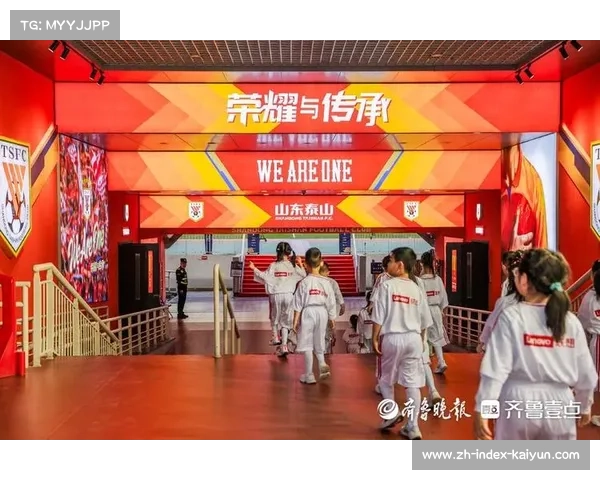 烈日下的坚持与热血：小球童十日拾球见证锦标赛荣耀与汗水