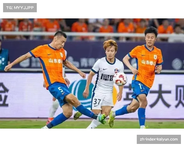 三中卫体系再度流行 欧冠赛场战术多样性增加